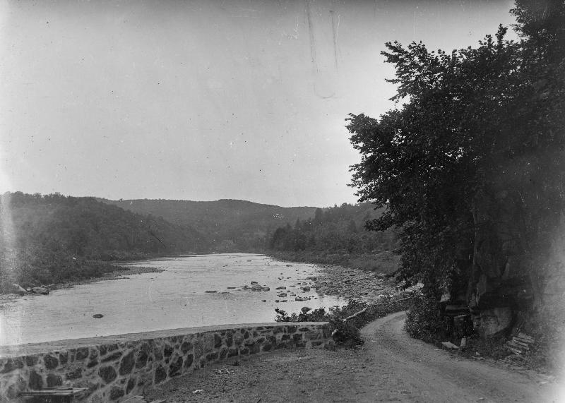 072_Looking-north-from-zoar-bridge-road-going-to-Bennetts-Bridge.jpg