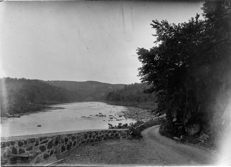 073_Looking-north-from-Zoar-Bridge-Road-going-top-Bennett's-Bridge.jpg