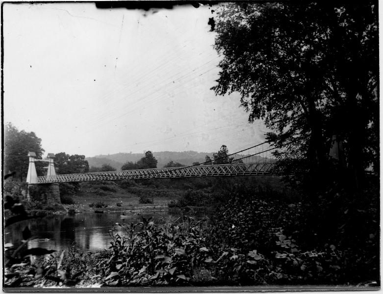 082_Zoar-bridge-looking-up-river.jpg